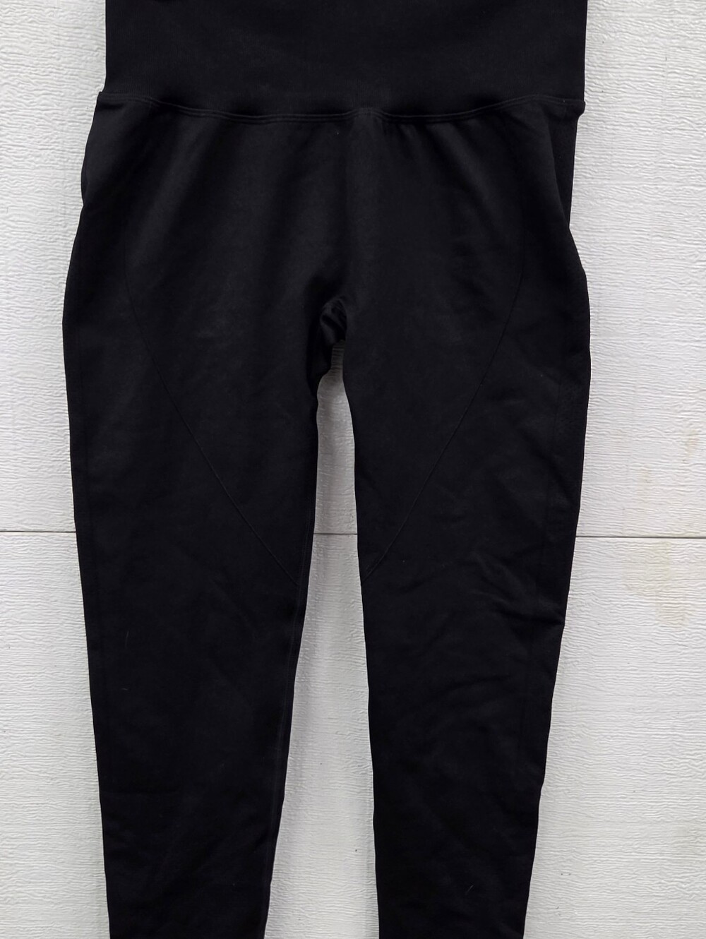 Halara black large compression butt lifting butt scrunch pin dot leggings NWOT - Picture 3 of 10